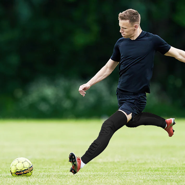 Erhöhen Sie Ihr Spiel mit Fivalis erstklassigen Kniespangen für Fußballspieler